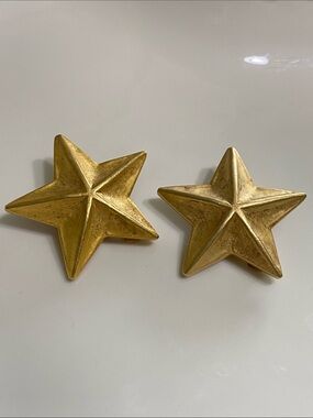 VTG Matte Gold Star Clip-On Earrings